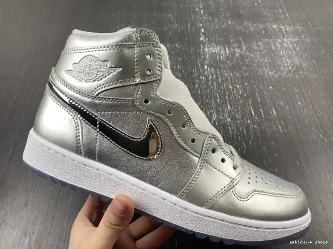Rep Jordan Giving Air FD6815-001 1 High Golf Gift 0617